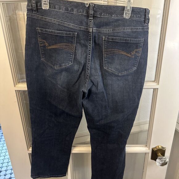 The Limited 312 Womens Size 12 Regular Fit Medium Wash Cropped Denim Blue Jeans - Picture 9 of 13
